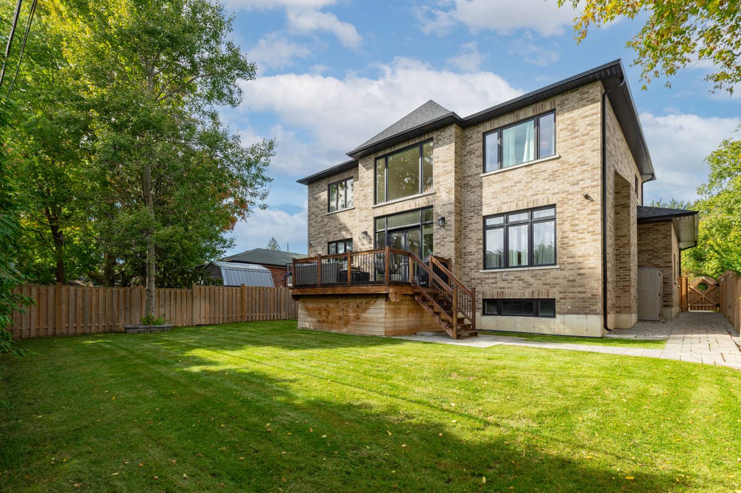106 Maytree Avenue, Stouffville