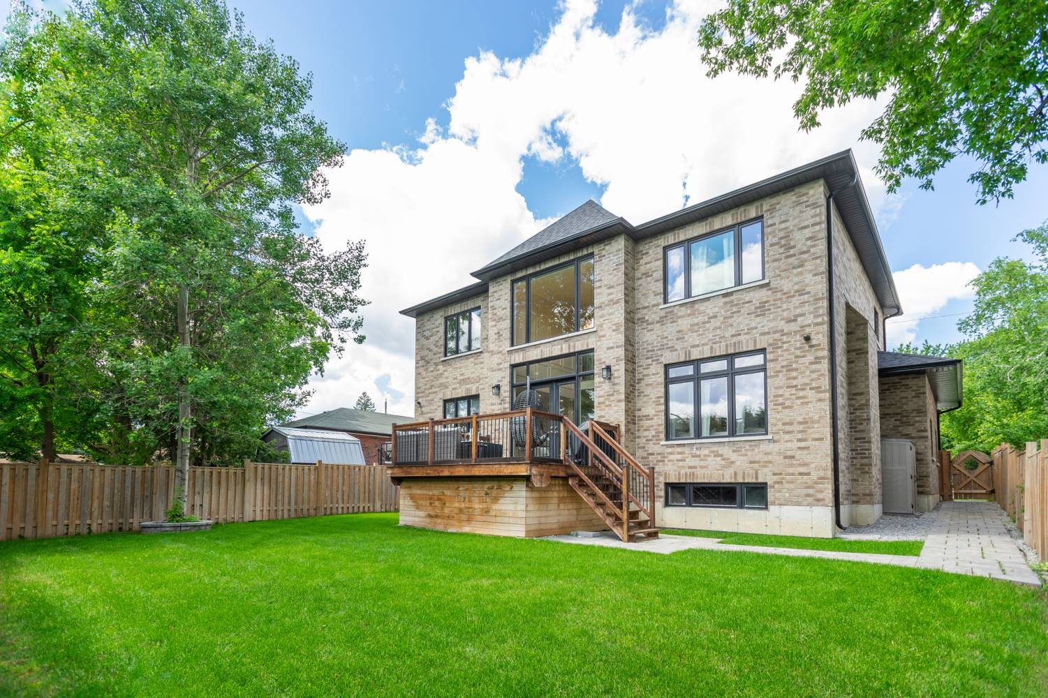 106 Maytree Avenue, Stouffville