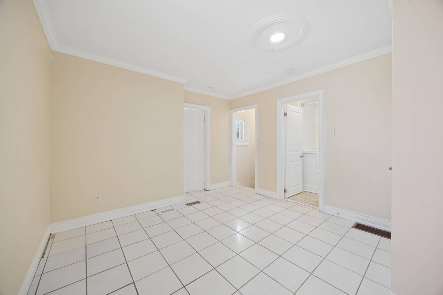 133 Cornelius Parkway, Toronto