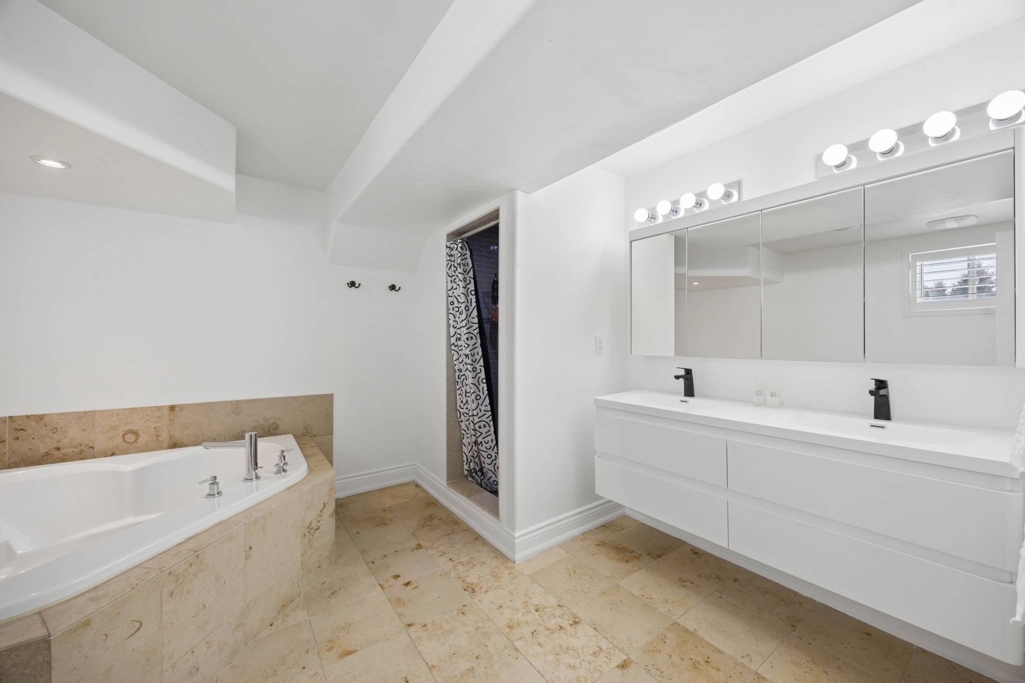 15 Forestgreen Drive, Uxbridge