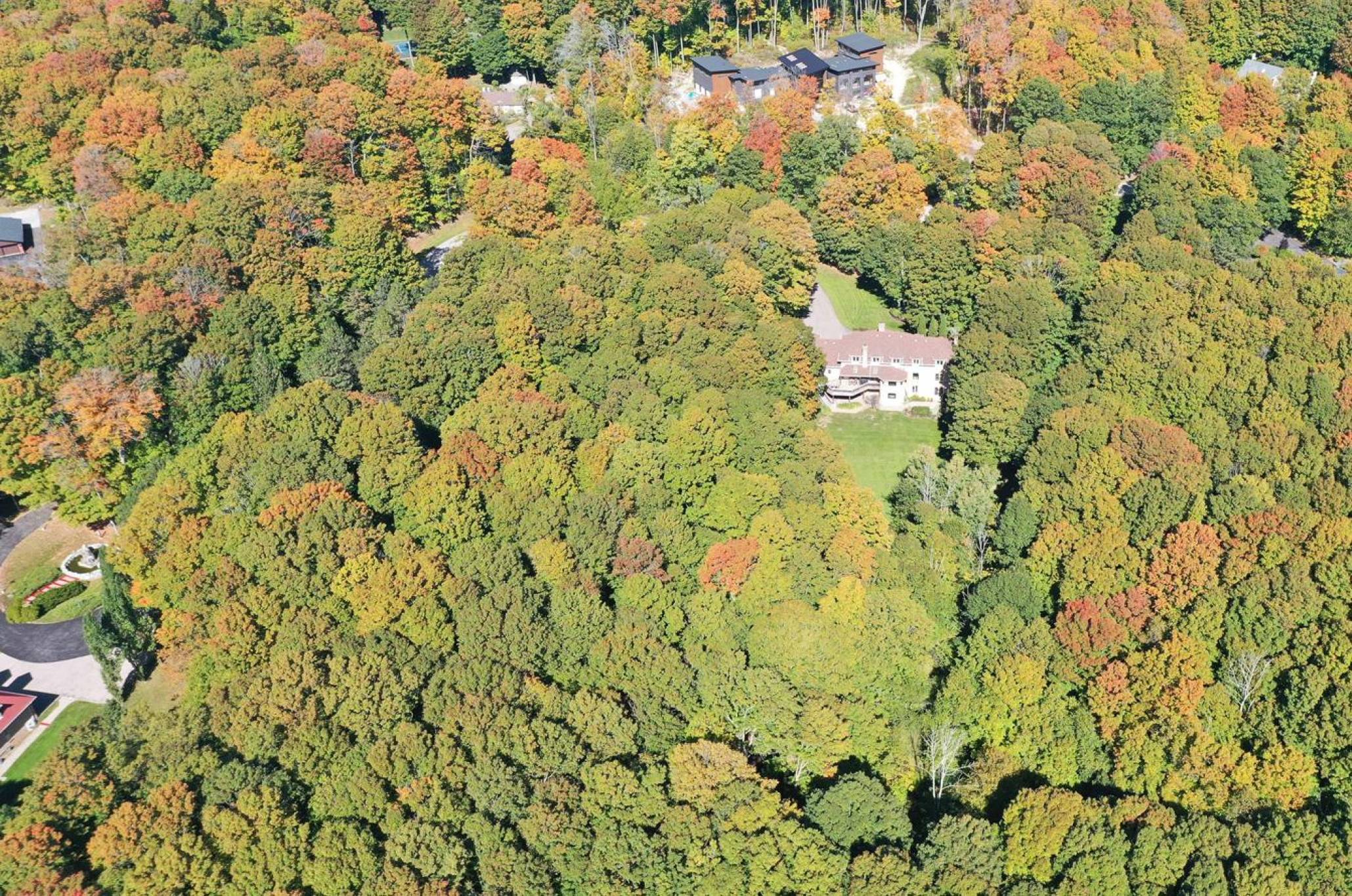 15 Skyridge Crt, Stouffville - Approx 7,000 Sq/ft Total Living Space on 5 Acres