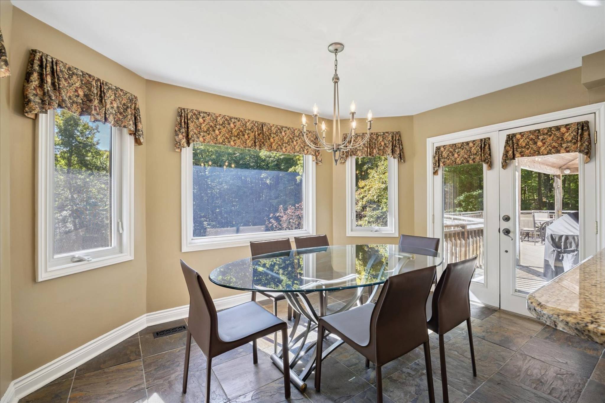 15 Skyridge Crt, Stouffville - Approx 7,000 Sq/ft Total Living Space on 5 Acres