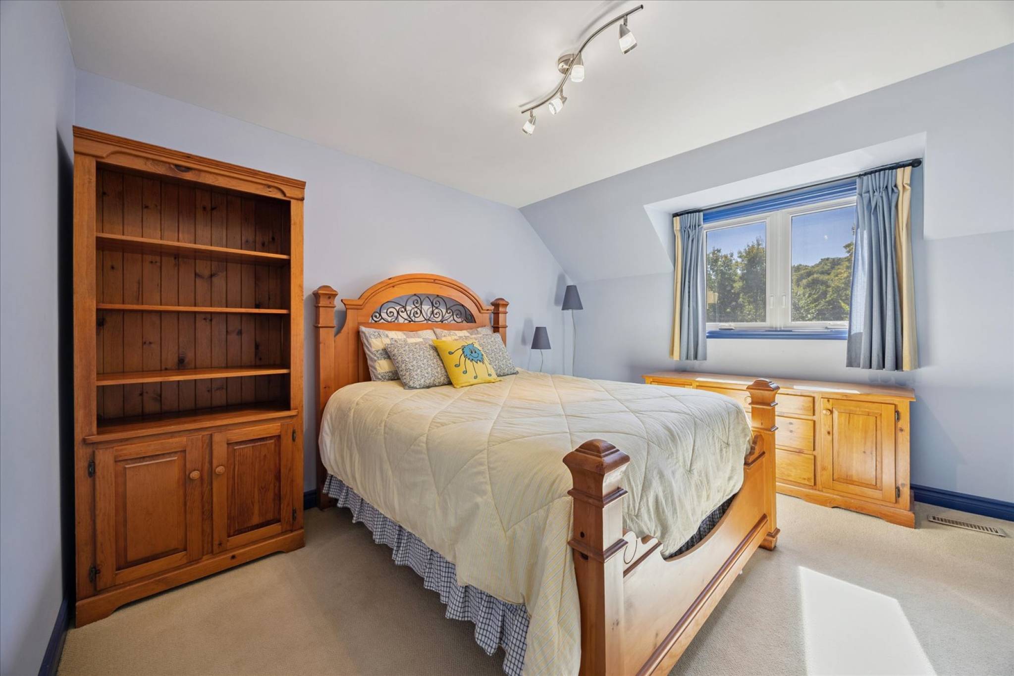 15 Skyridge Crt, Stouffville - Approx 7,000 Sq/ft Total Living Space on 5 Acres