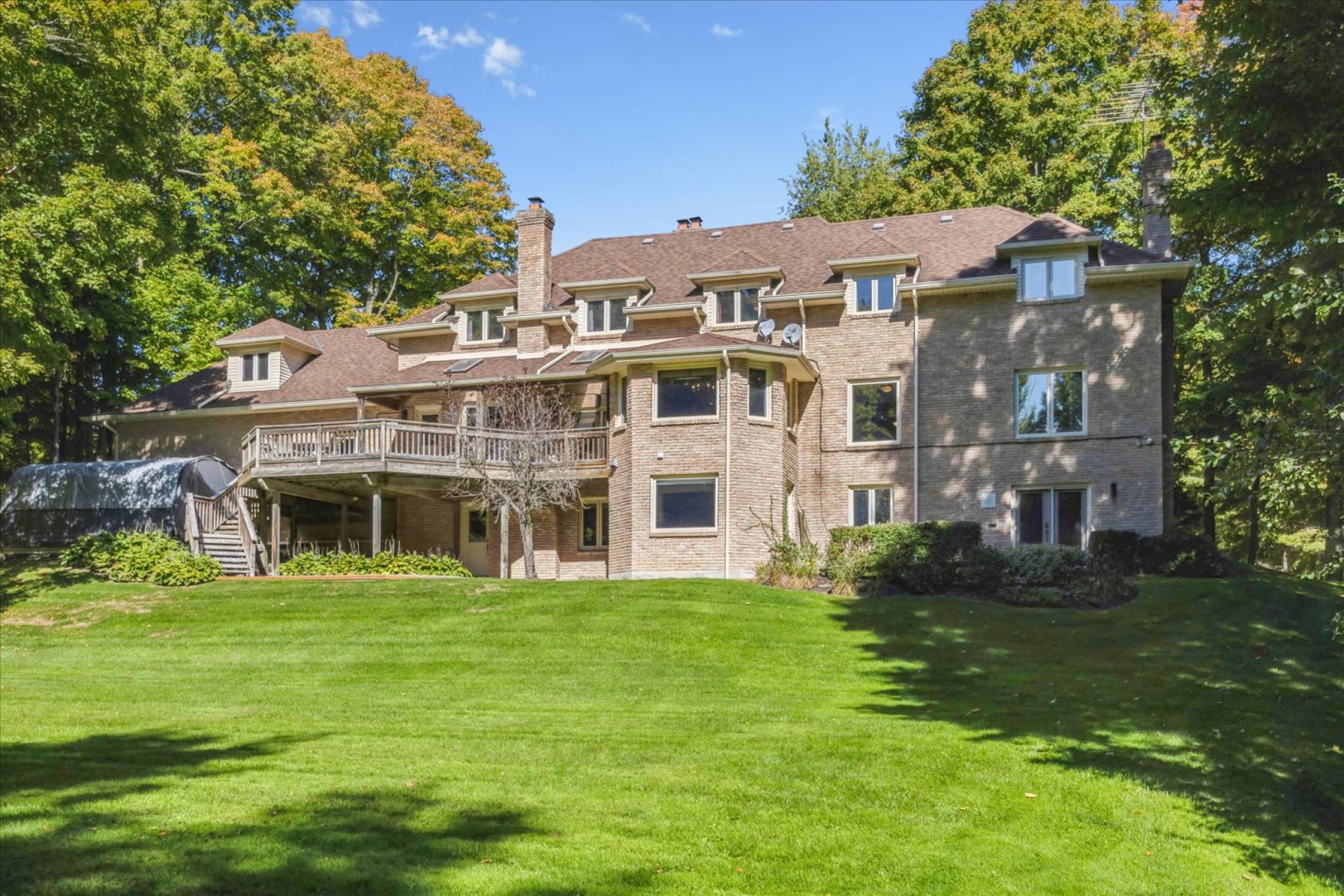 15 Skyridge Crt, Stouffville - Approx 7,000 Sq/ft Total Living Space on 5 Acres