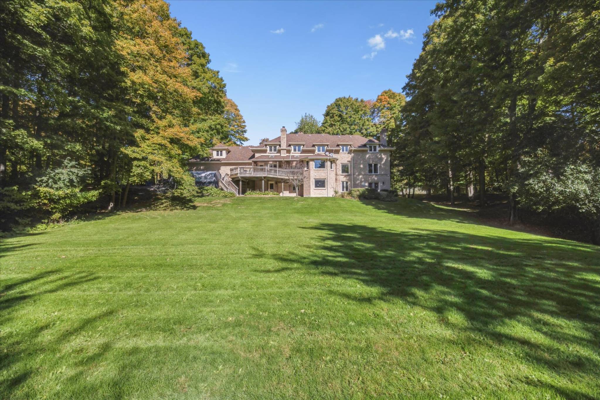 15 Skyridge Crt, Stouffville - Approx 7,000 Sq/ft Total Living Space on 5 Acres