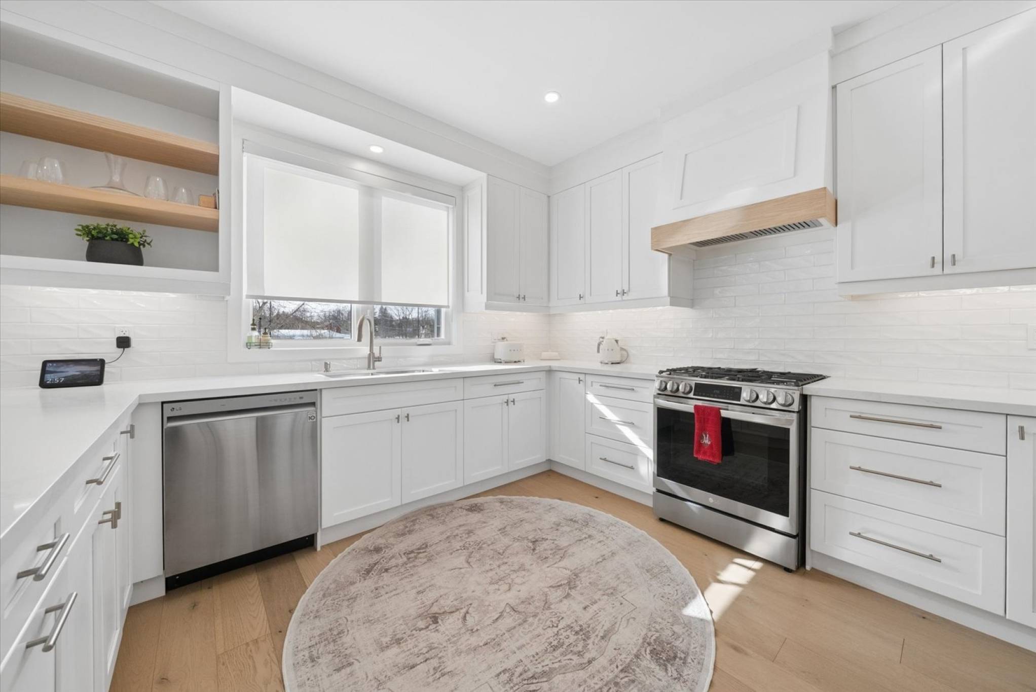 18 Victora Dr, Uxbridge