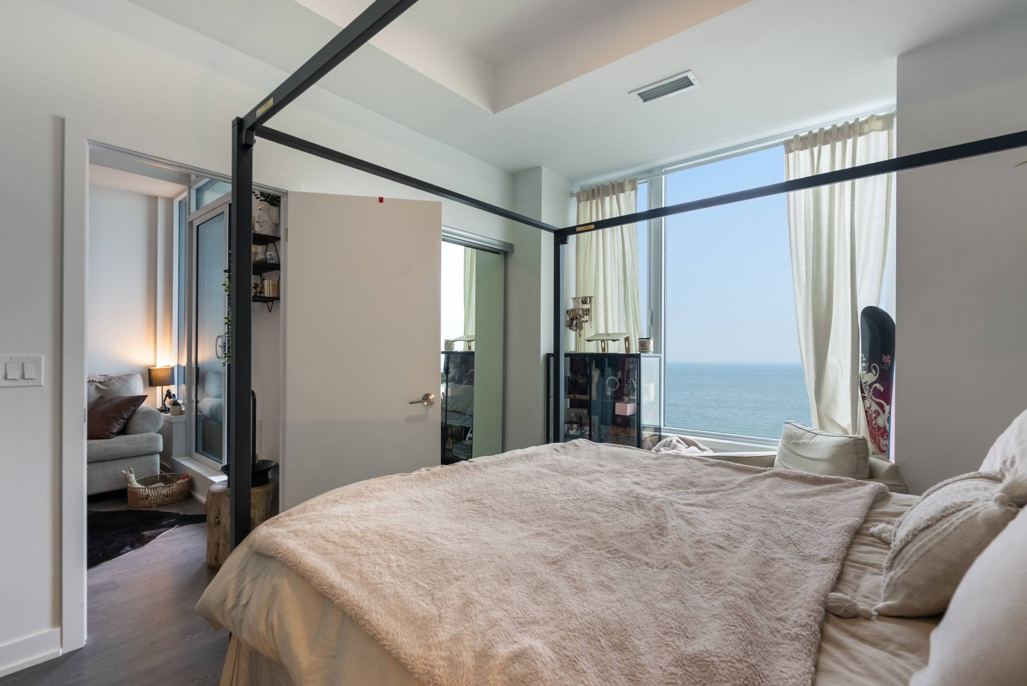1926 Lakeshore Boulevard West, Toronto Suite 3209