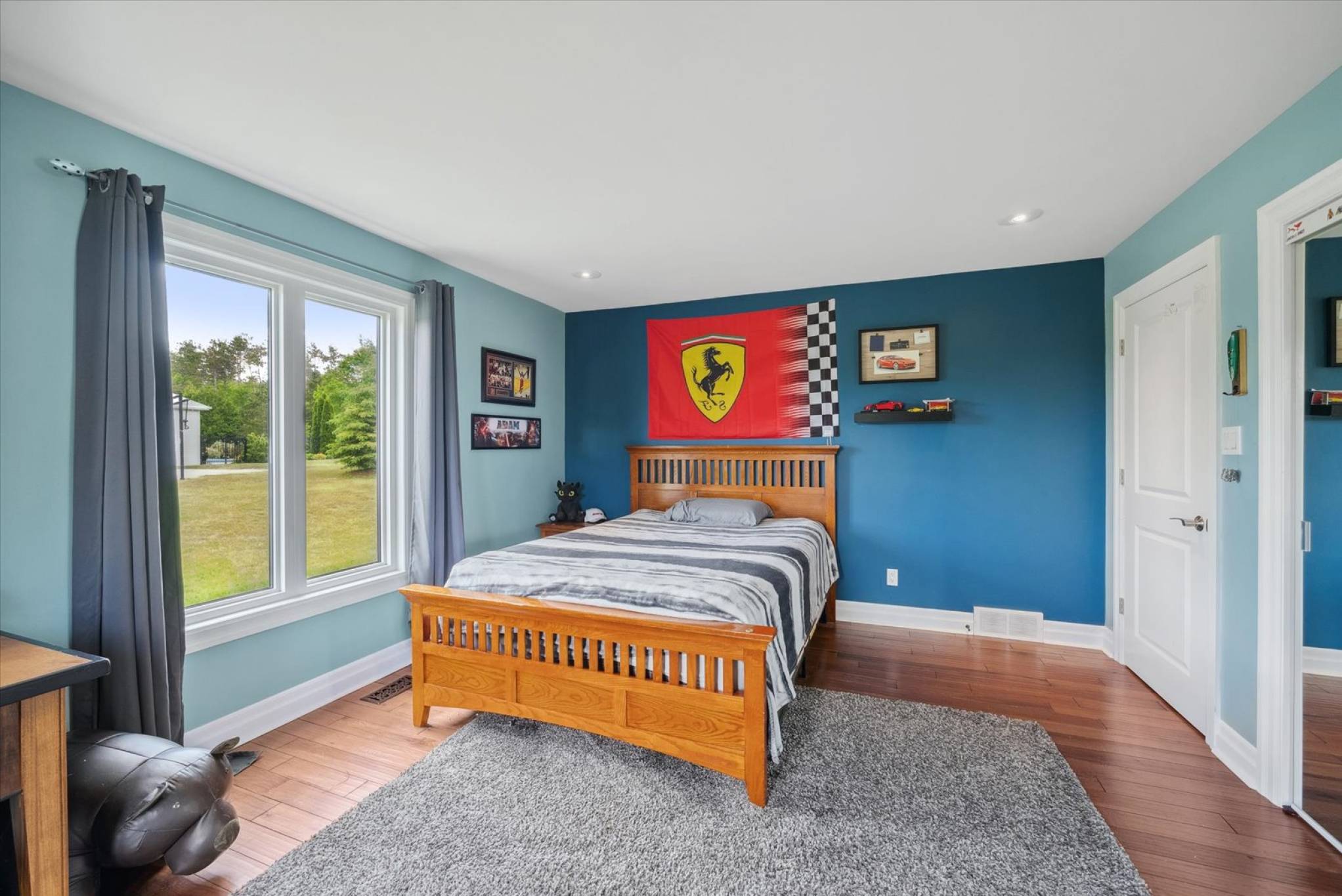 23 Silver Spring Cres, Uxbridge