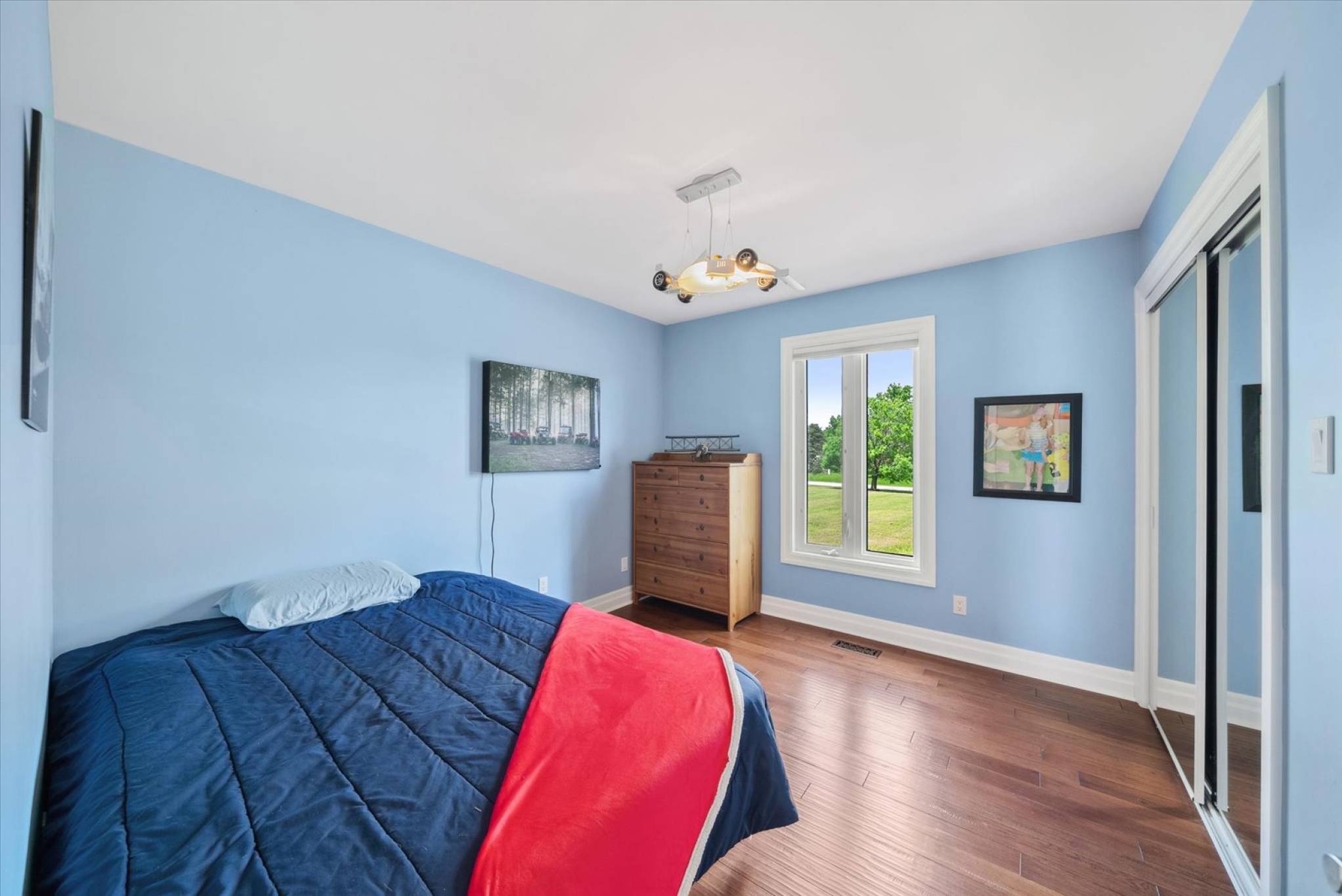 23 Silver Spring Cres, Uxbridge