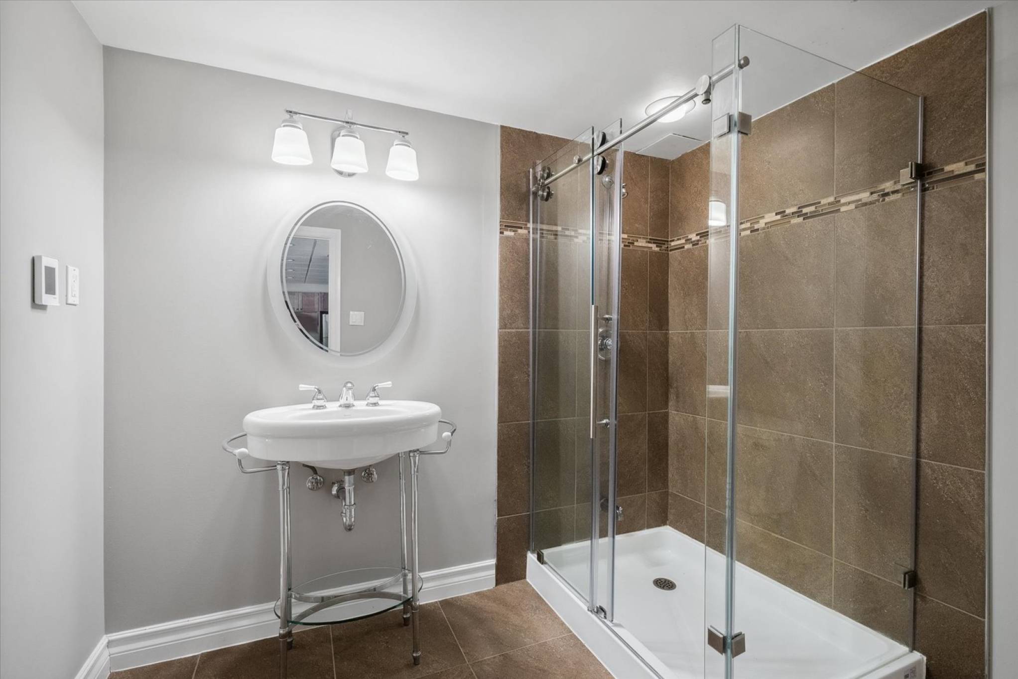 23 Silver Spring Cres, Uxbridge