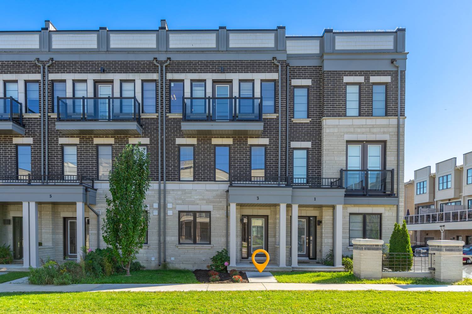 3 Clarington Boulevard, Bowmanville