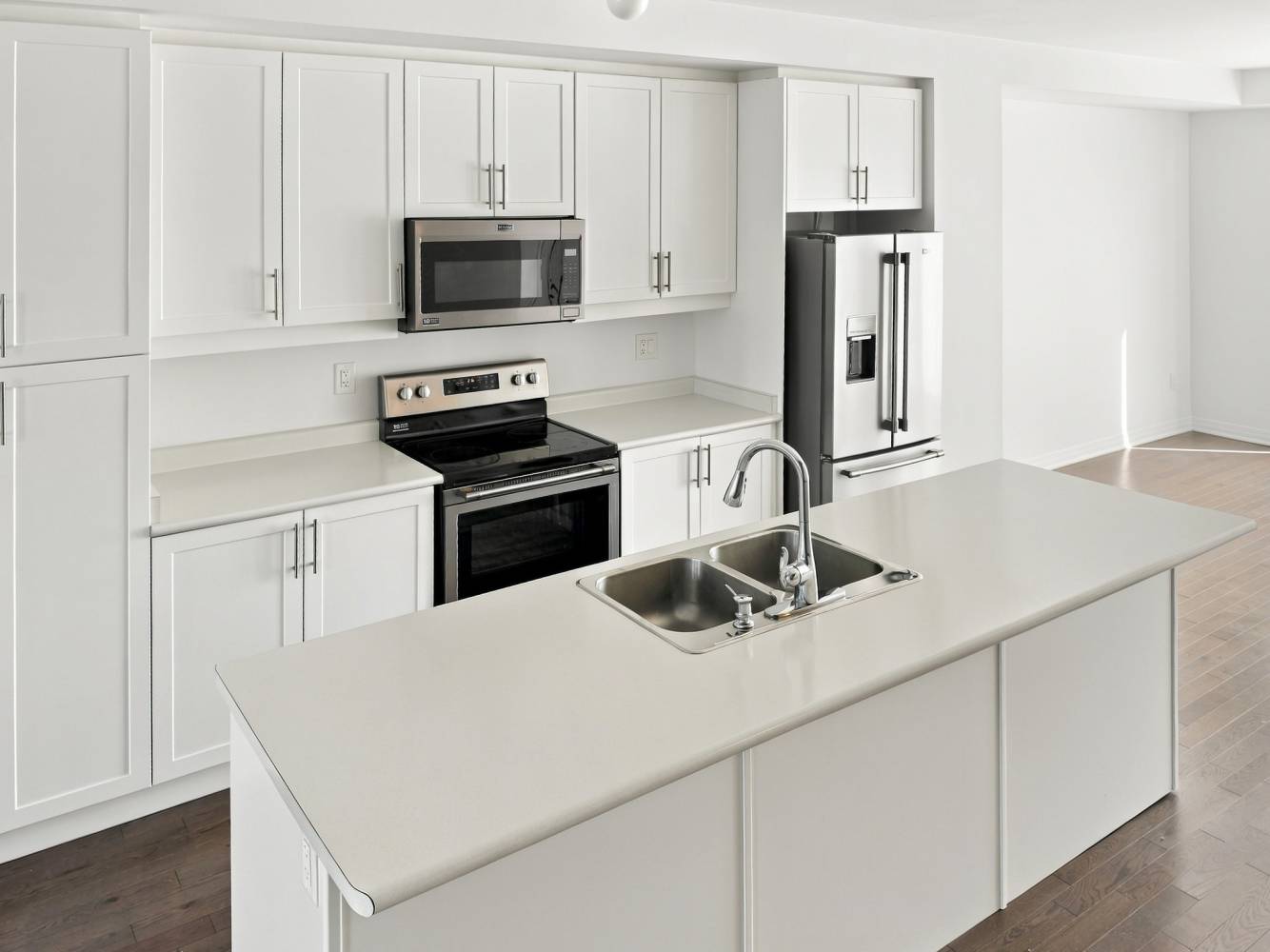 3 Clarington Boulevard, Bowmanville