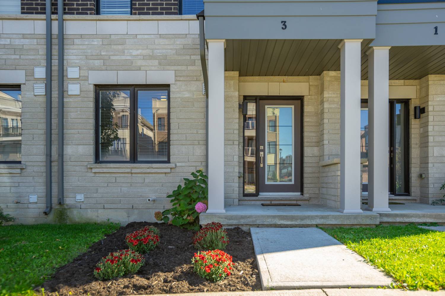 3 Clarington Boulevard, Bowmanville