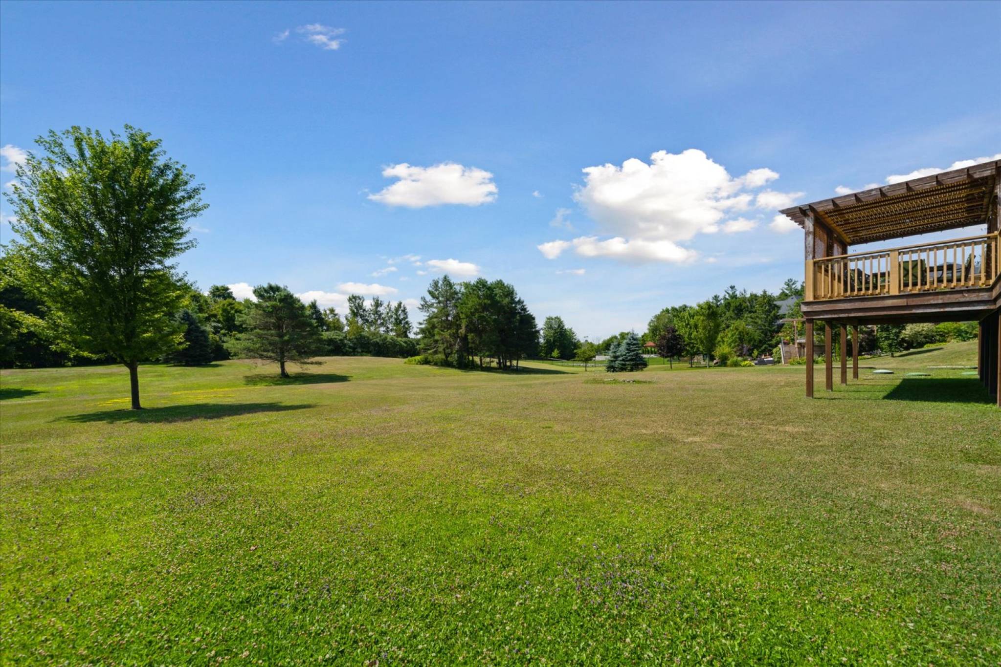 39 Deer Ridge Rd, Uxbridge - Executive Bungalow on 1 Acres in Goodwood