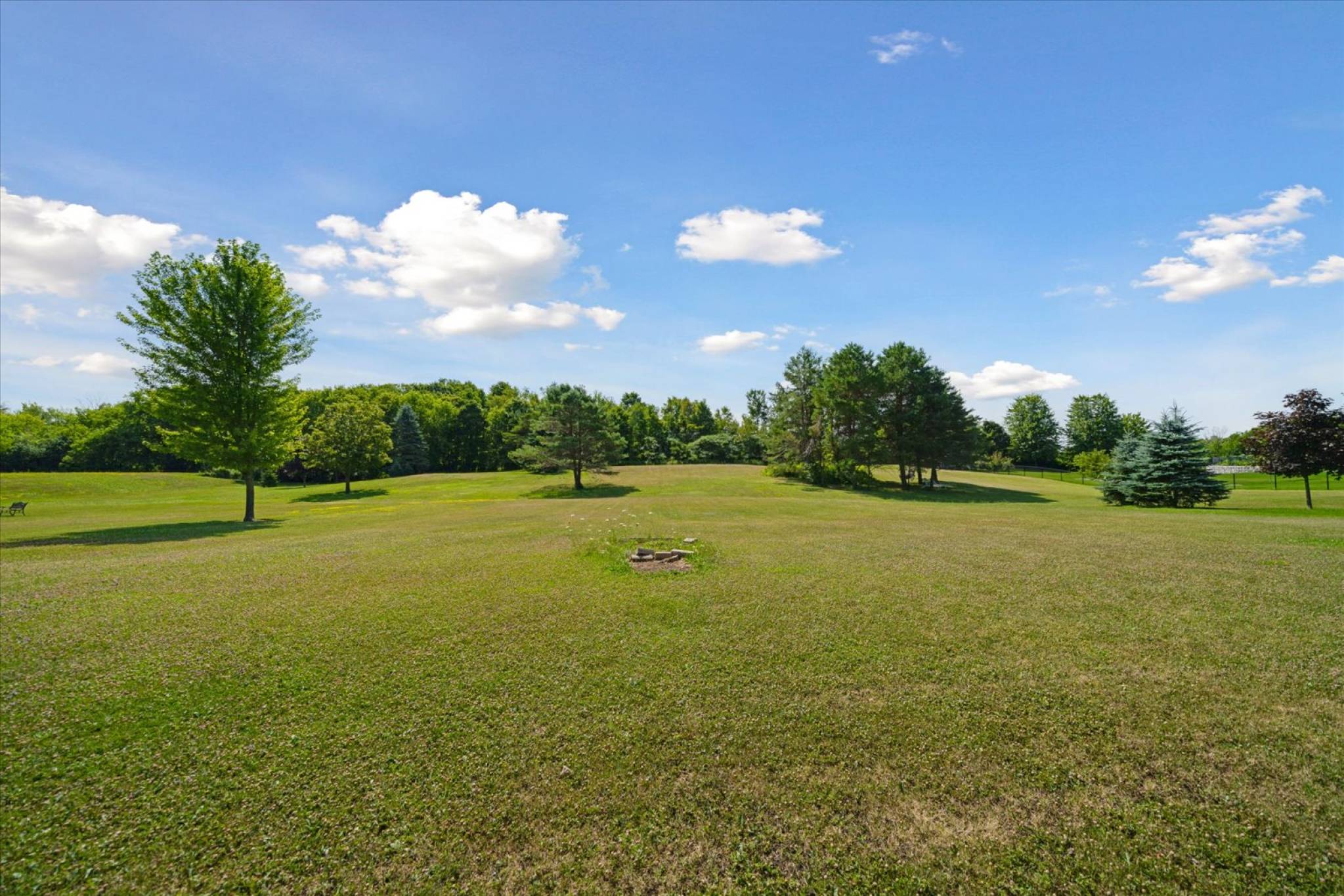 39 Deer Ridge Rd, Uxbridge - Executive Bungalow on 1 Acres in Goodwood