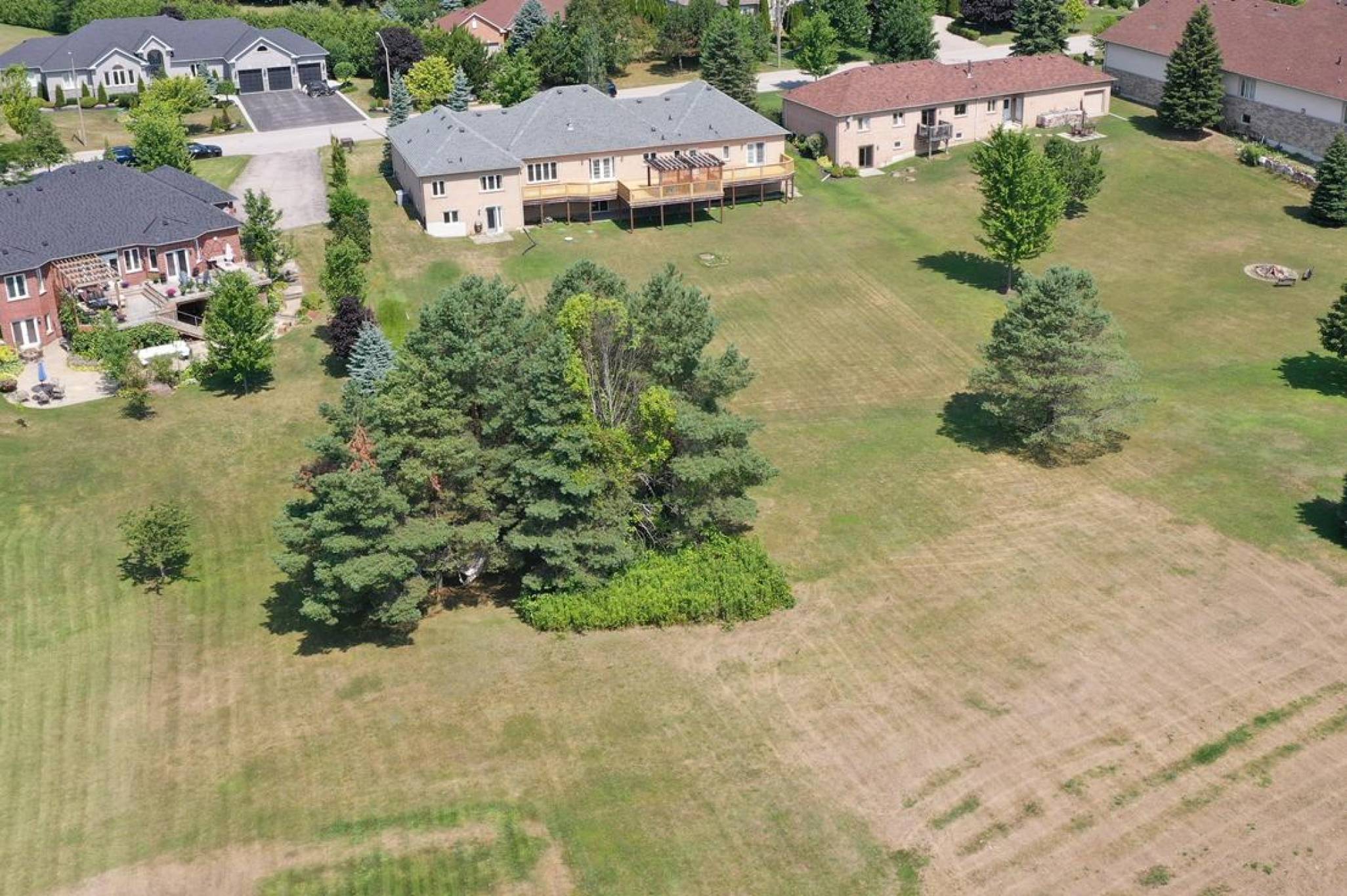 39 Deer Ridge Rd, Uxbridge - Executive Bungalow on 1 Acres in Goodwood