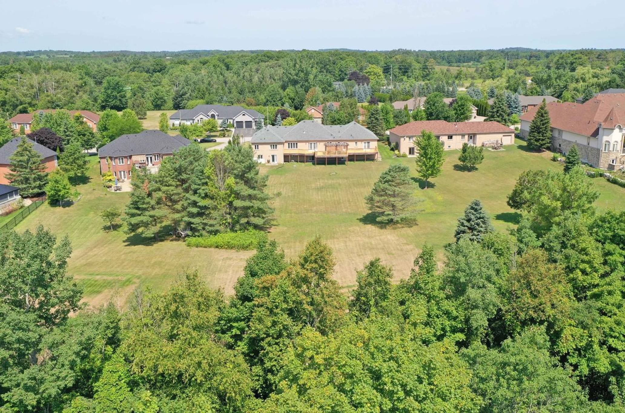 39 Deer Ridge Rd, Uxbridge - Executive Bungalow on 1 Acres in Goodwood
