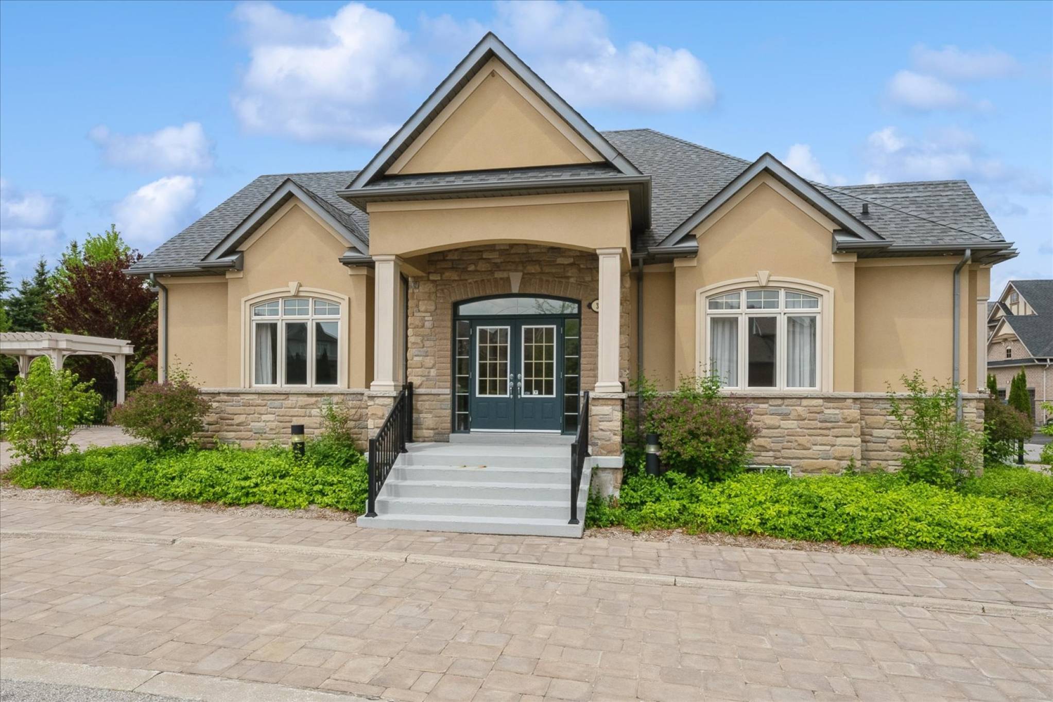 40 Royal Shamrock Court, Stouffville