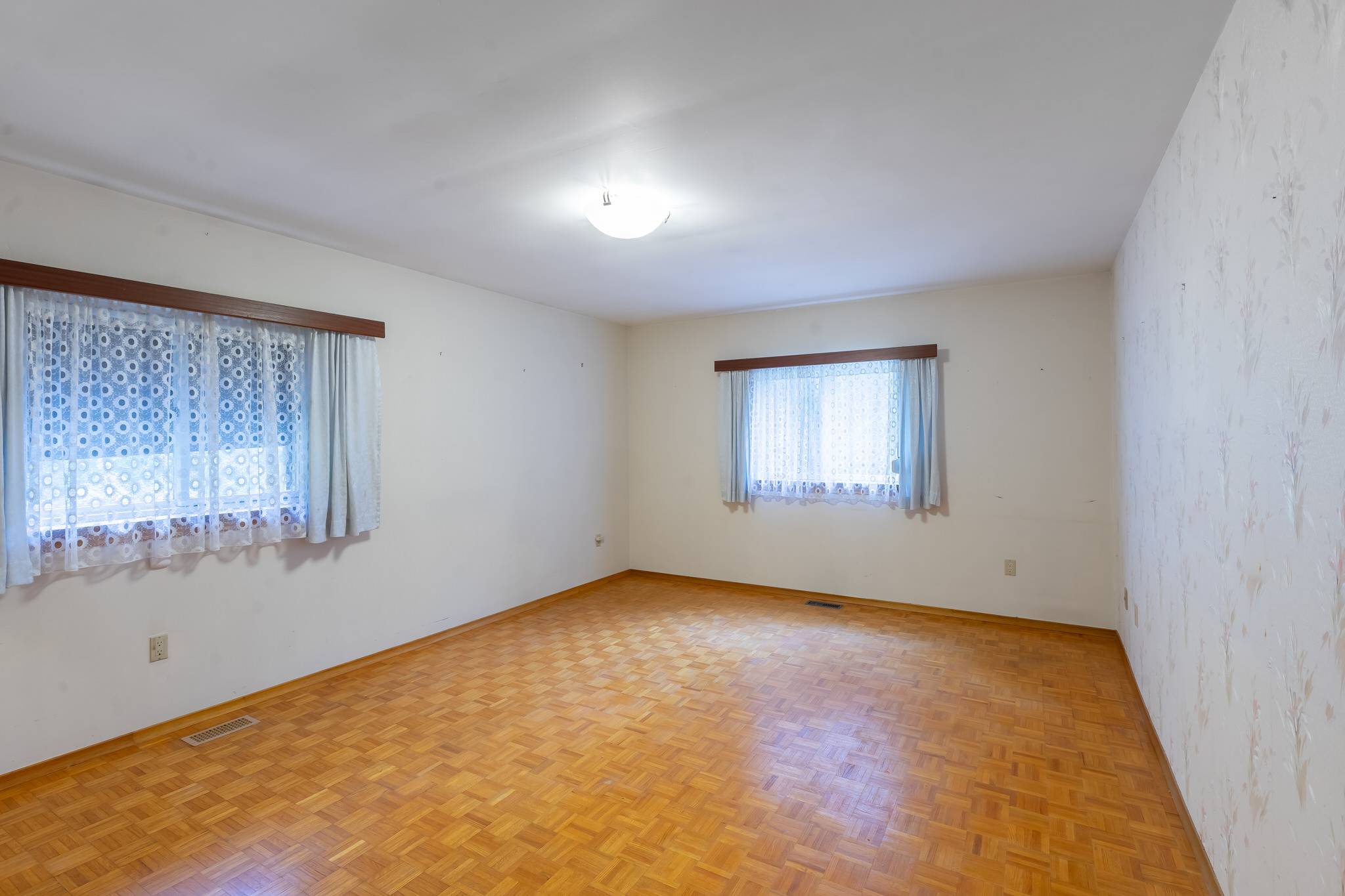 5779 Aurora Road, Stouffville