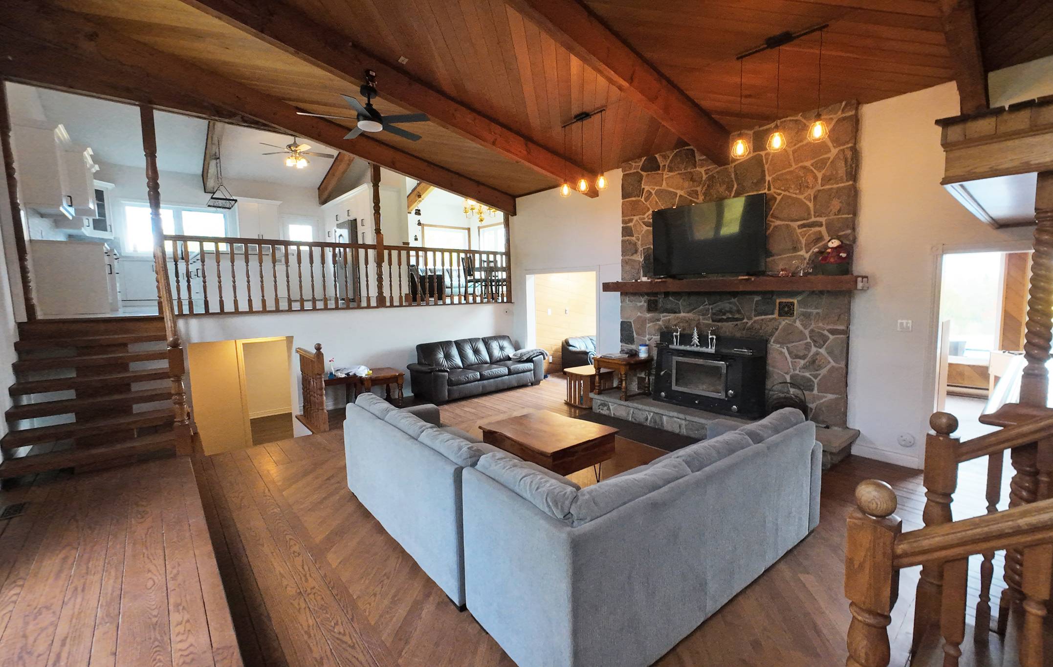 729 Fowlers Rd, Uxbridge 