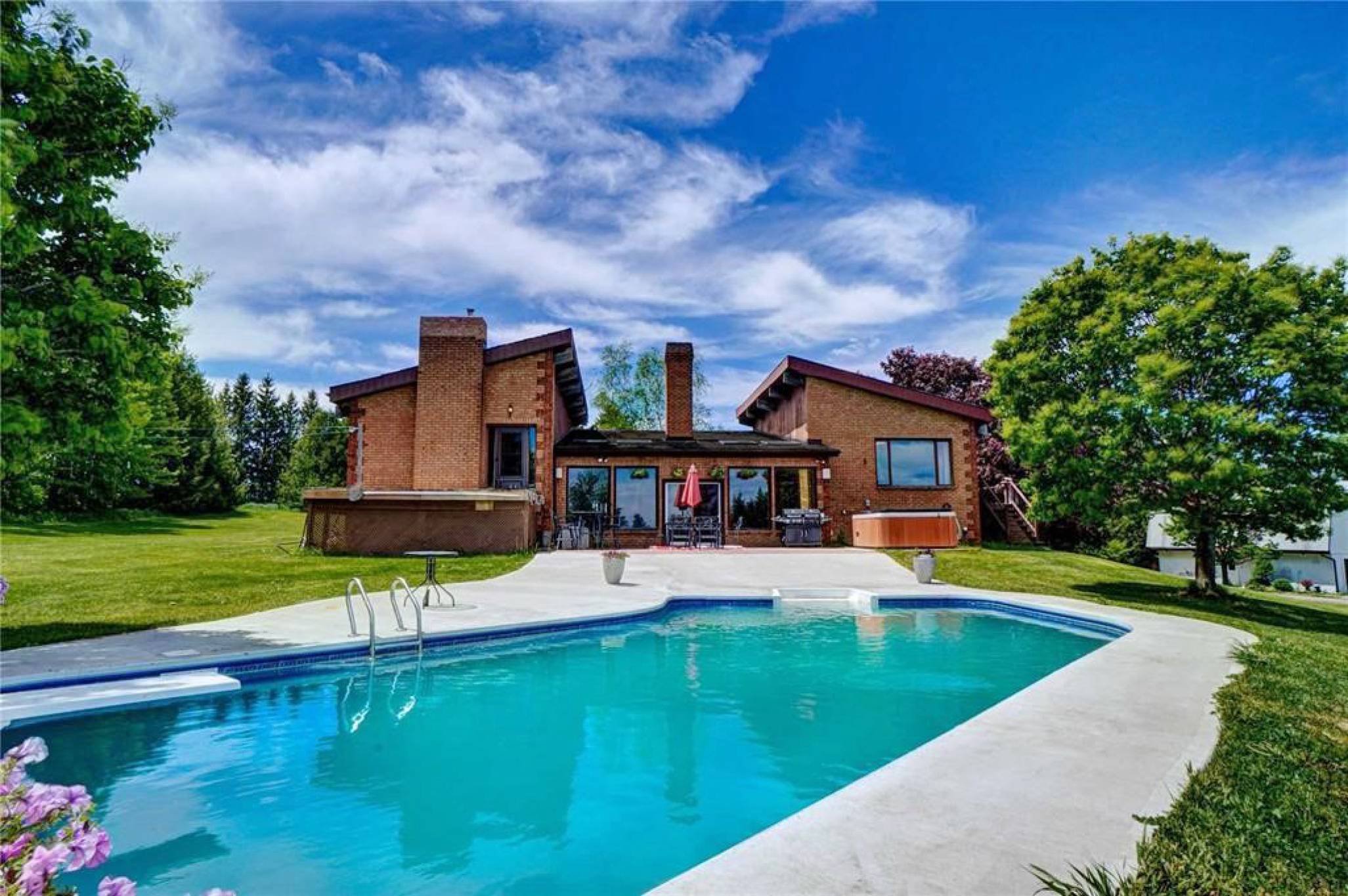 729 Fowlers Rd, Uxbridge 