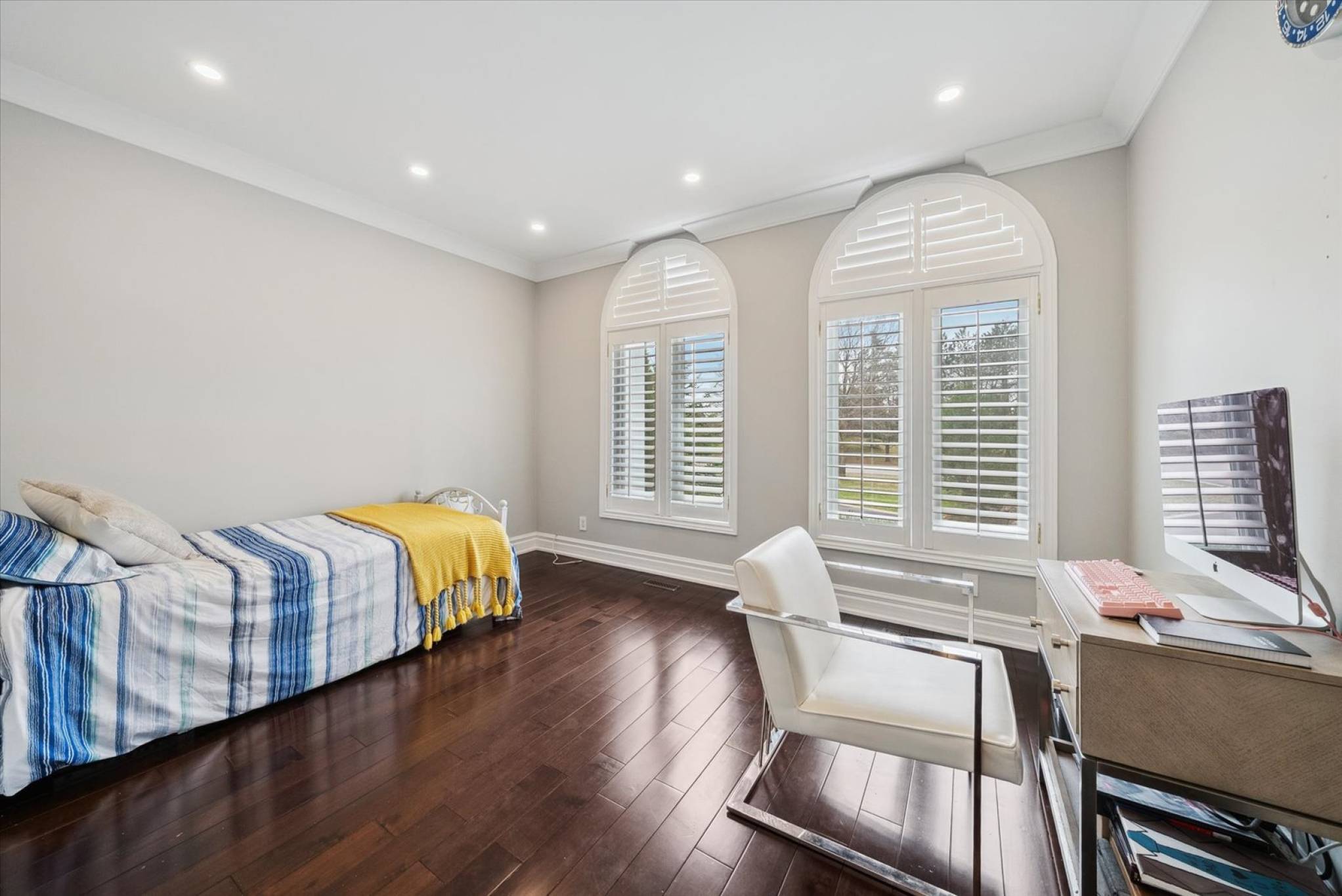 9 Raeview Dr, Stouffville