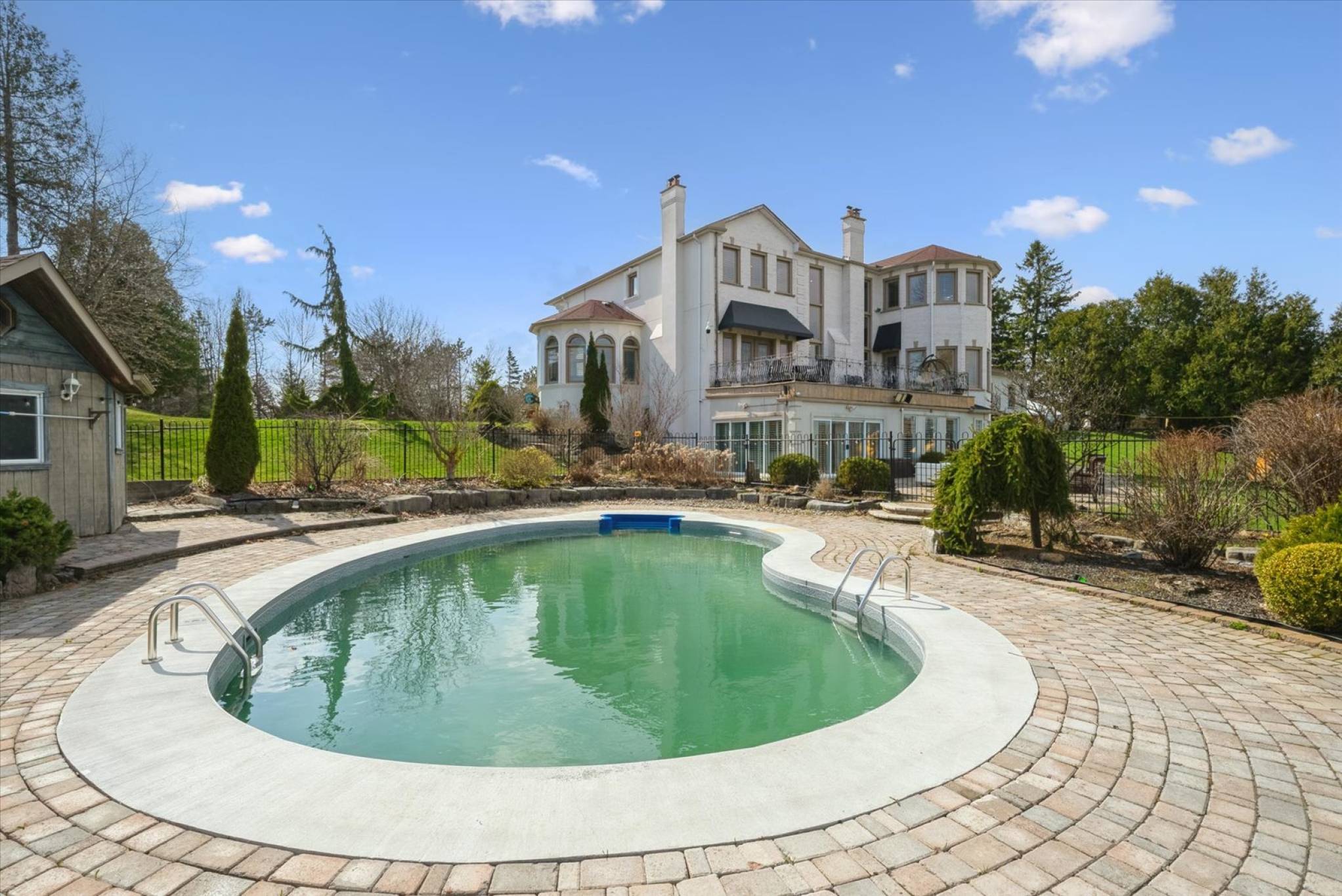 9 Raeview Dr, Stouffville