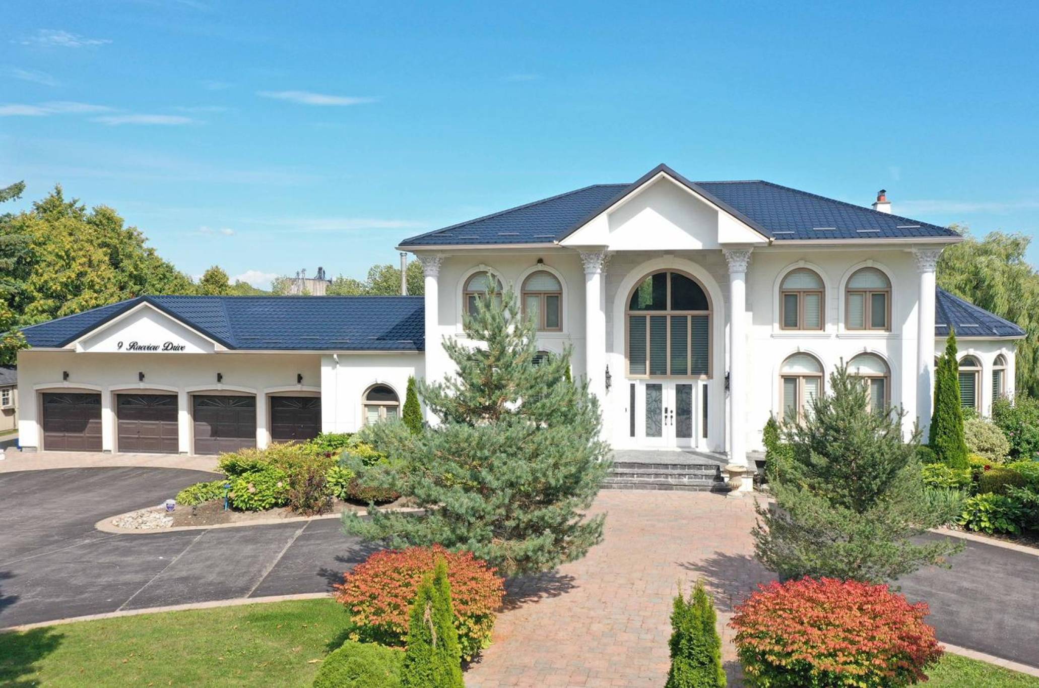 9 Raeview Dr, Stouffville