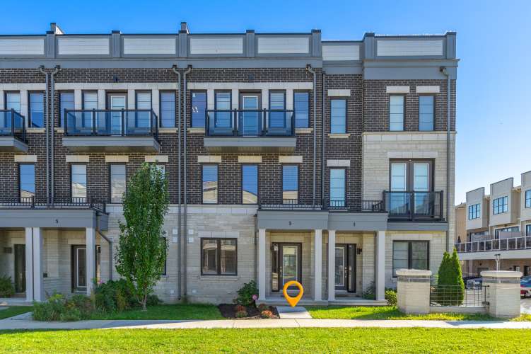 3 Clarington Boulevard, Bowmanville